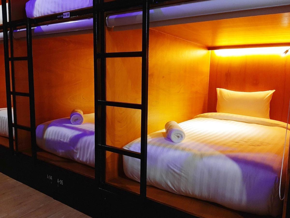 Gn Capsule Hostel Patong Екстериор снимка